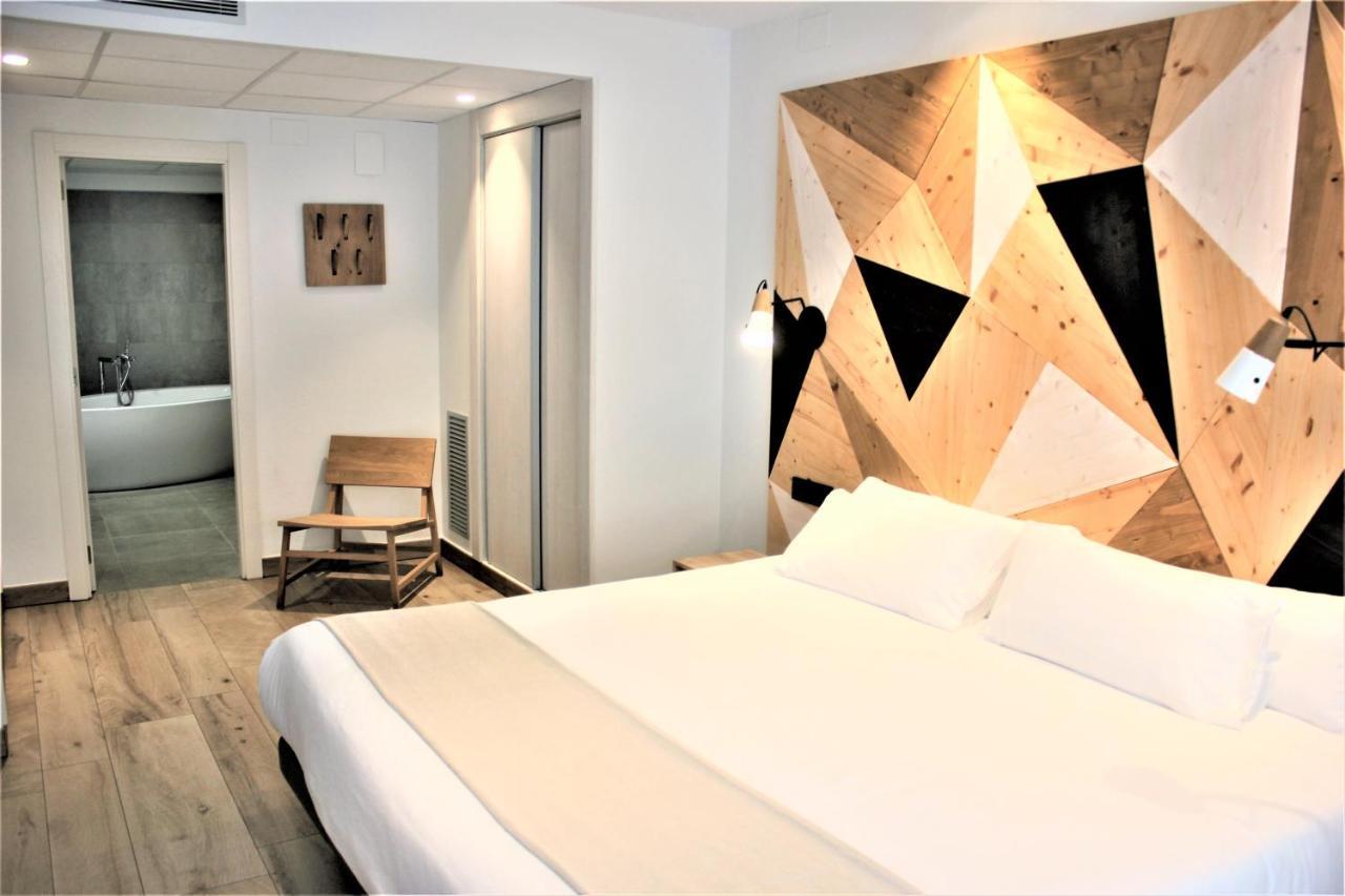 Apartahotel Dos Rios Аїнса Екстер'єр фото