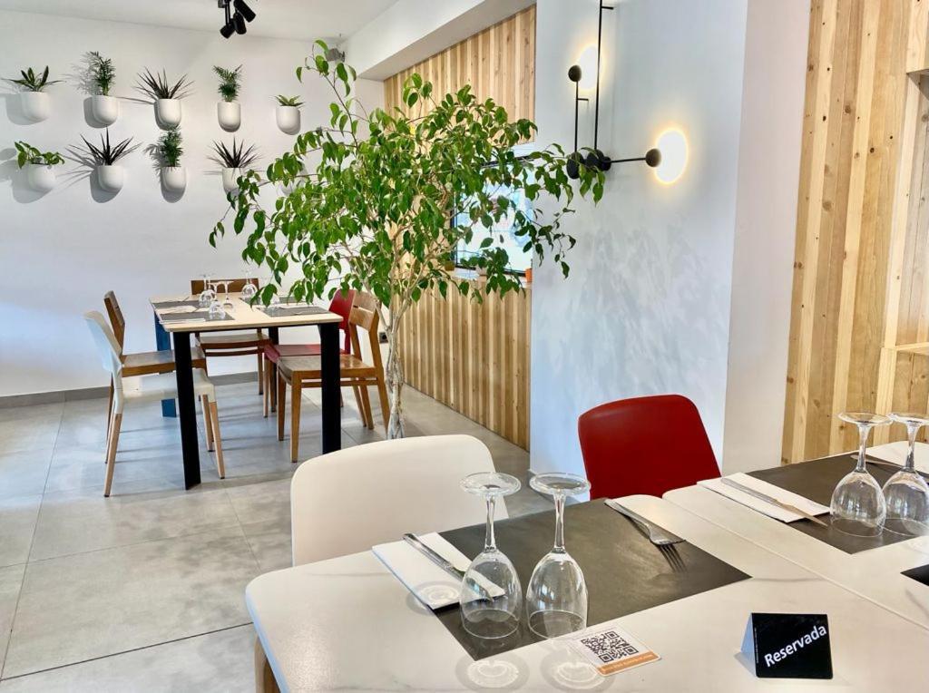 Apartahotel Dos Rios Аїнса Екстер'єр фото