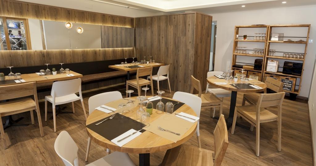 Apartahotel Dos Rios Аїнса Екстер'єр фото